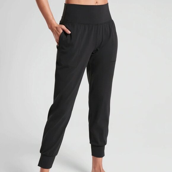 Athleta Pants - Athleta Salutation Jogger in Powervita Black Women S EUC Stretch Pants Pockets